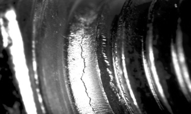 Sammuttavien halkeamien ominaisuudet