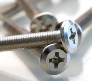 Martensiittisten ja austeniittisten ruuvien suorituskyvyn vertailu